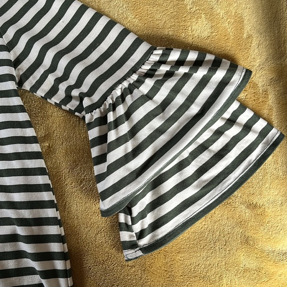 Striped Knee-Length Dress - Picture 3 of 4